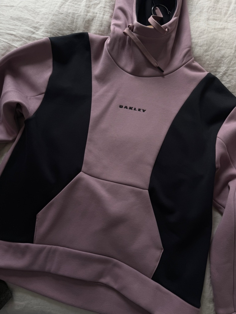 Oakley Rosy Fleece Hoodie in Mauve and Black
